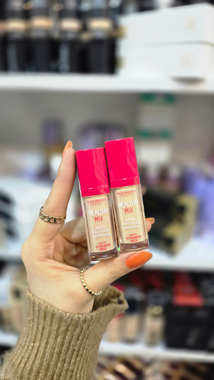 کانسیلر با بافت سبک و ترکیب آسان – lightweight & easy blending formula