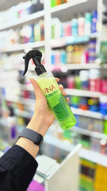 اسپری دو فاز وینا Aloe Vera آبرسان و نرمکننده مو – hydrating & soft hair care