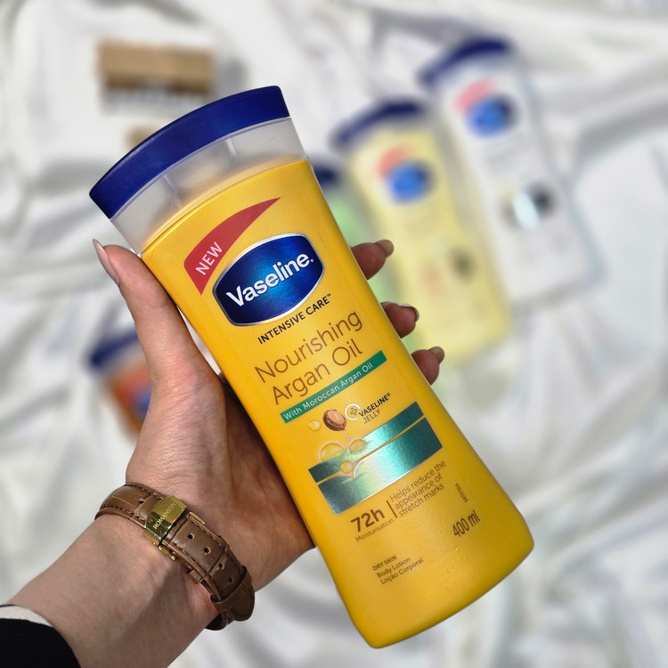 وازلین زرد – Vaseline Essential Healing: ترمیمکننده و نرمکننده روزانه – daily healing body lotion