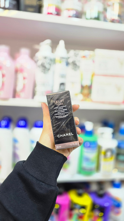 خرید سرم ضد چروک، آبرسان و جوانساز چنل | Chanel Anti-Wrinkle Hydrating Serum برای پوست نرم و شفاف