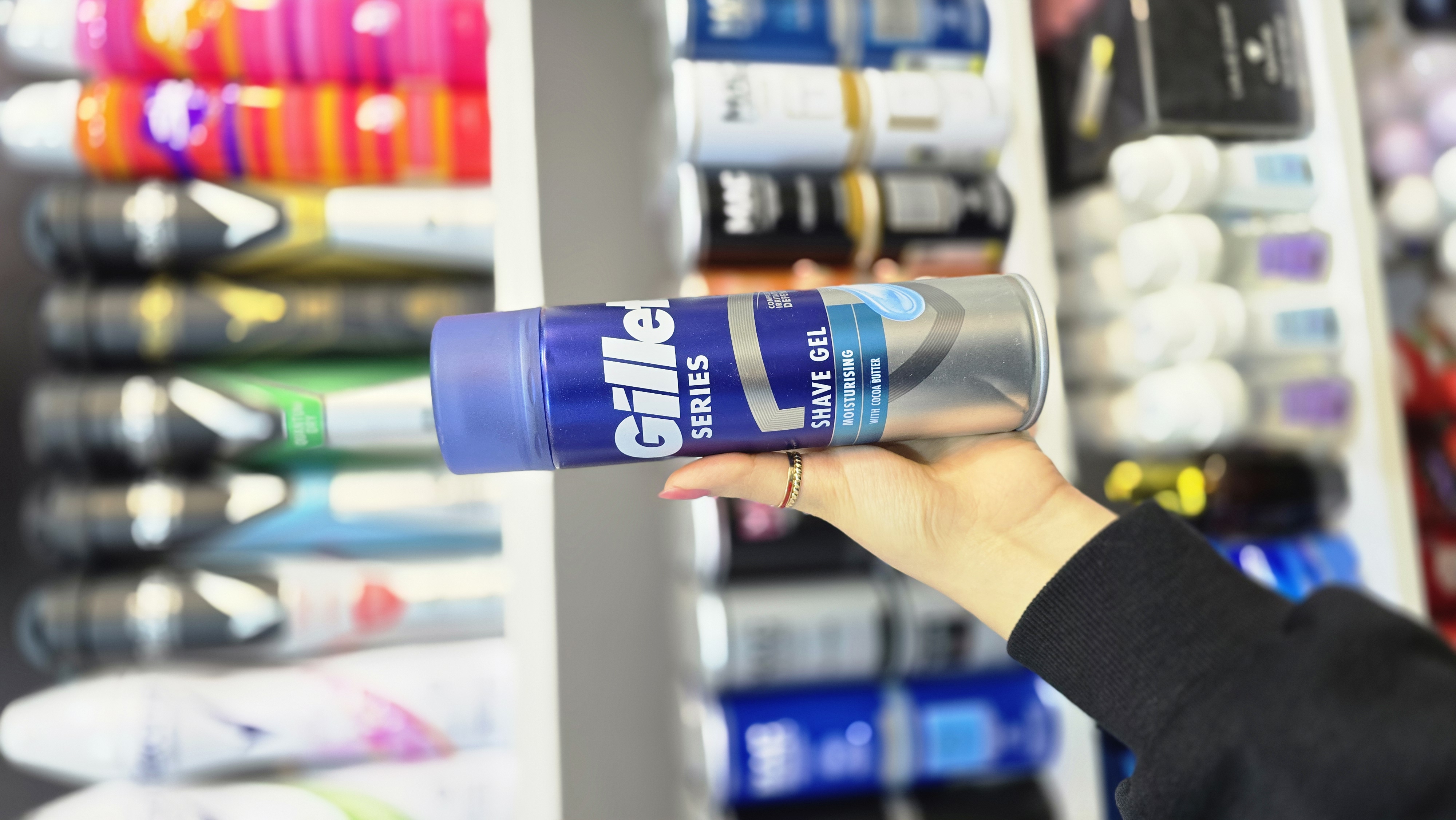 ژل اصلاح مرطوبکننده ژیلت آبی | Gillette Moisturising Shave Gel with Coco Butter