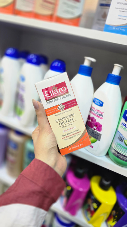 ضد آفتاب الارو بژ روشن SPF 50 مخصوص پوست چرب Ellaro Tinted Sunscreen Oil Control با پوشش سبک و مات