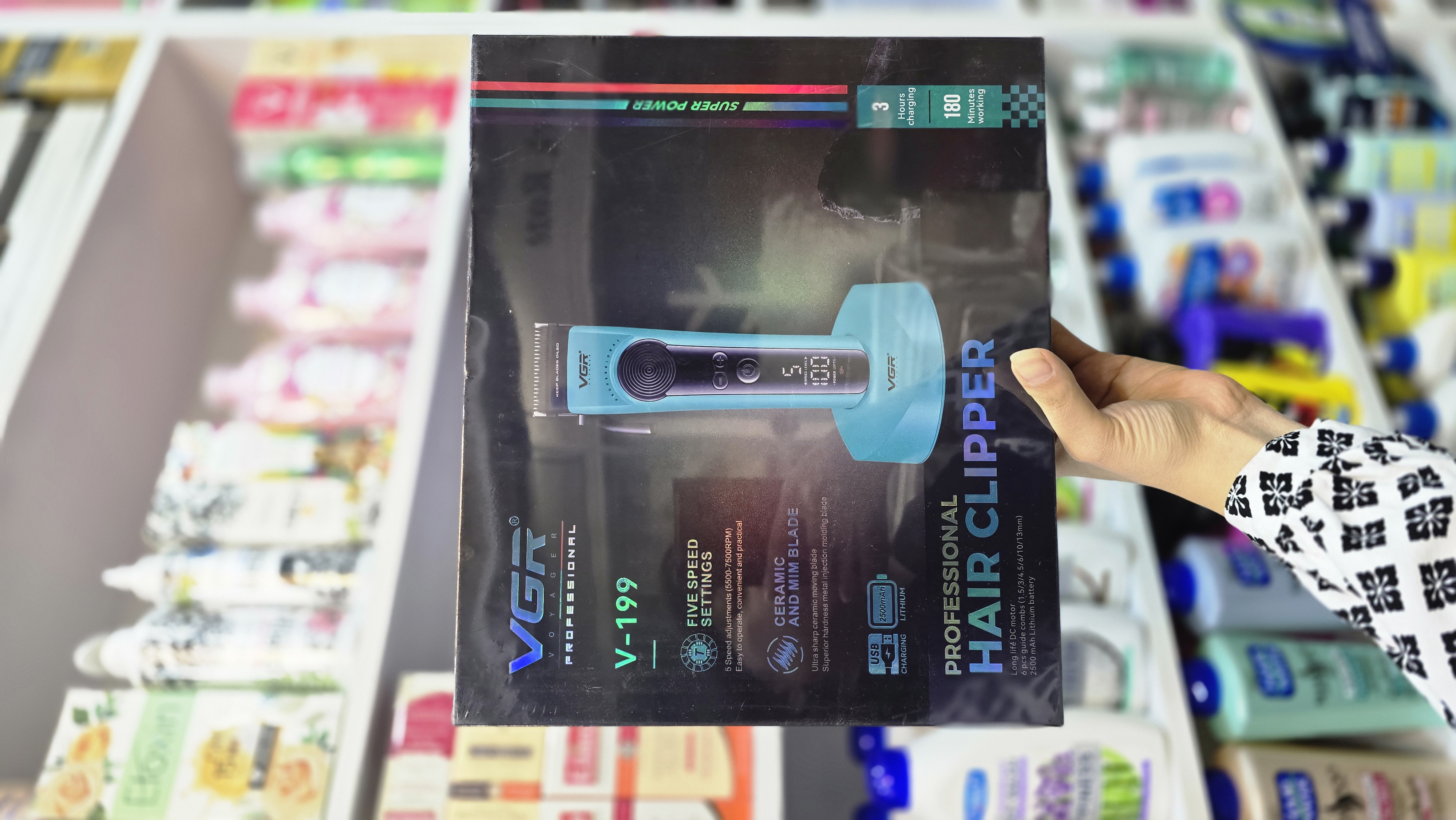 ریش تراش VGR V-199 حرفهای شارژی با نمایشگر و شارژدهی بالا