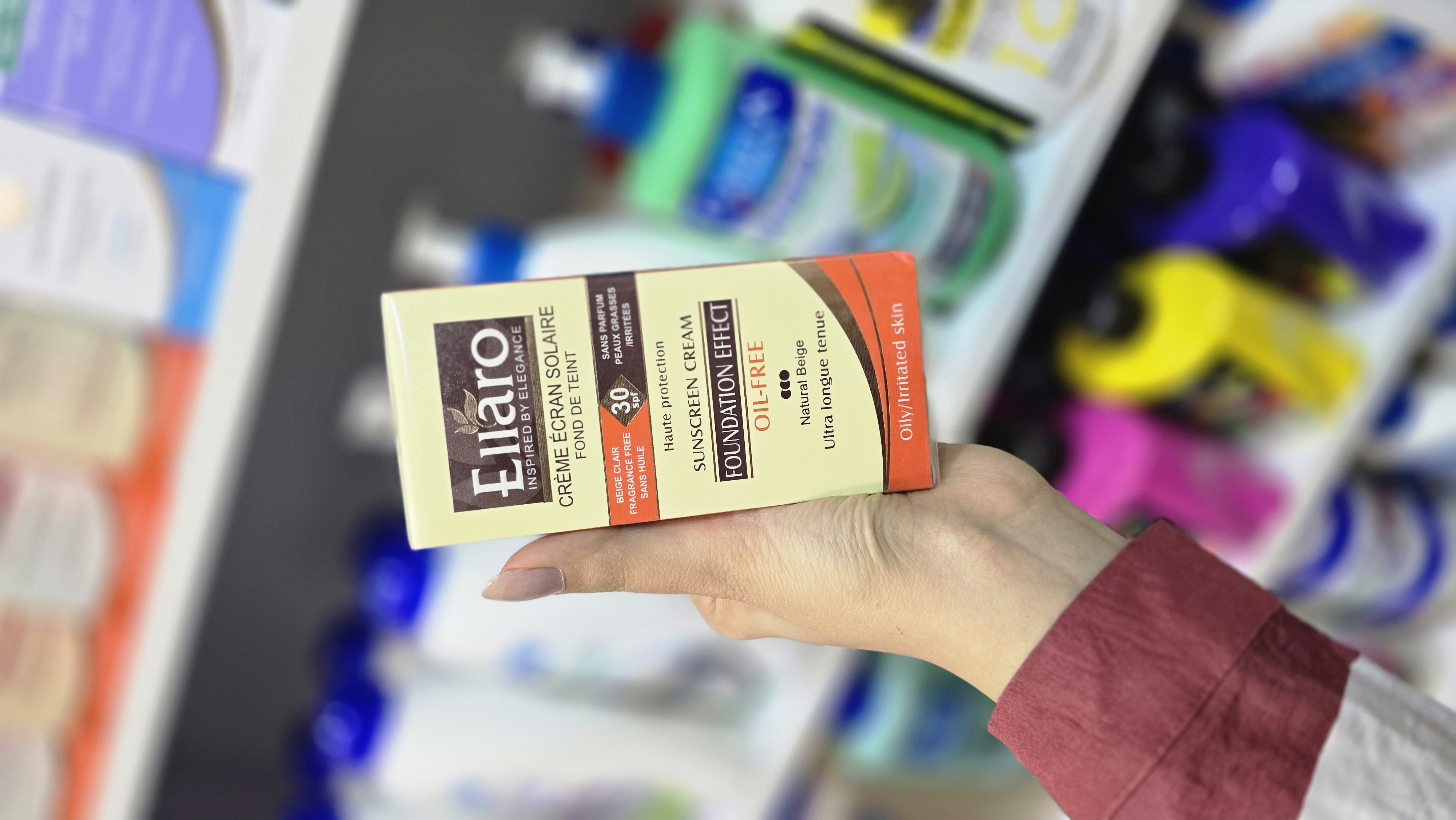 ضد آفتاب الارو بژ طبیعی SPF 30 رنگی Ellaro Tinted Sunscreen با پوشش سبک و محافظت UVA UVB مناسب استفاده روزانه