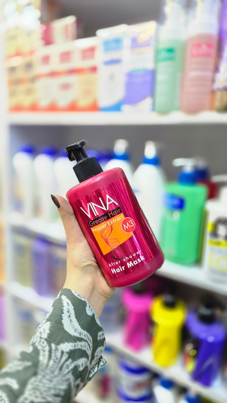 استفاده از ماسک مو بعد از حمام وینا مدل پمپی روی موهای رنگشده | Applying Vina After-Bath Hair Mask Pump Bottle on Colored Hair