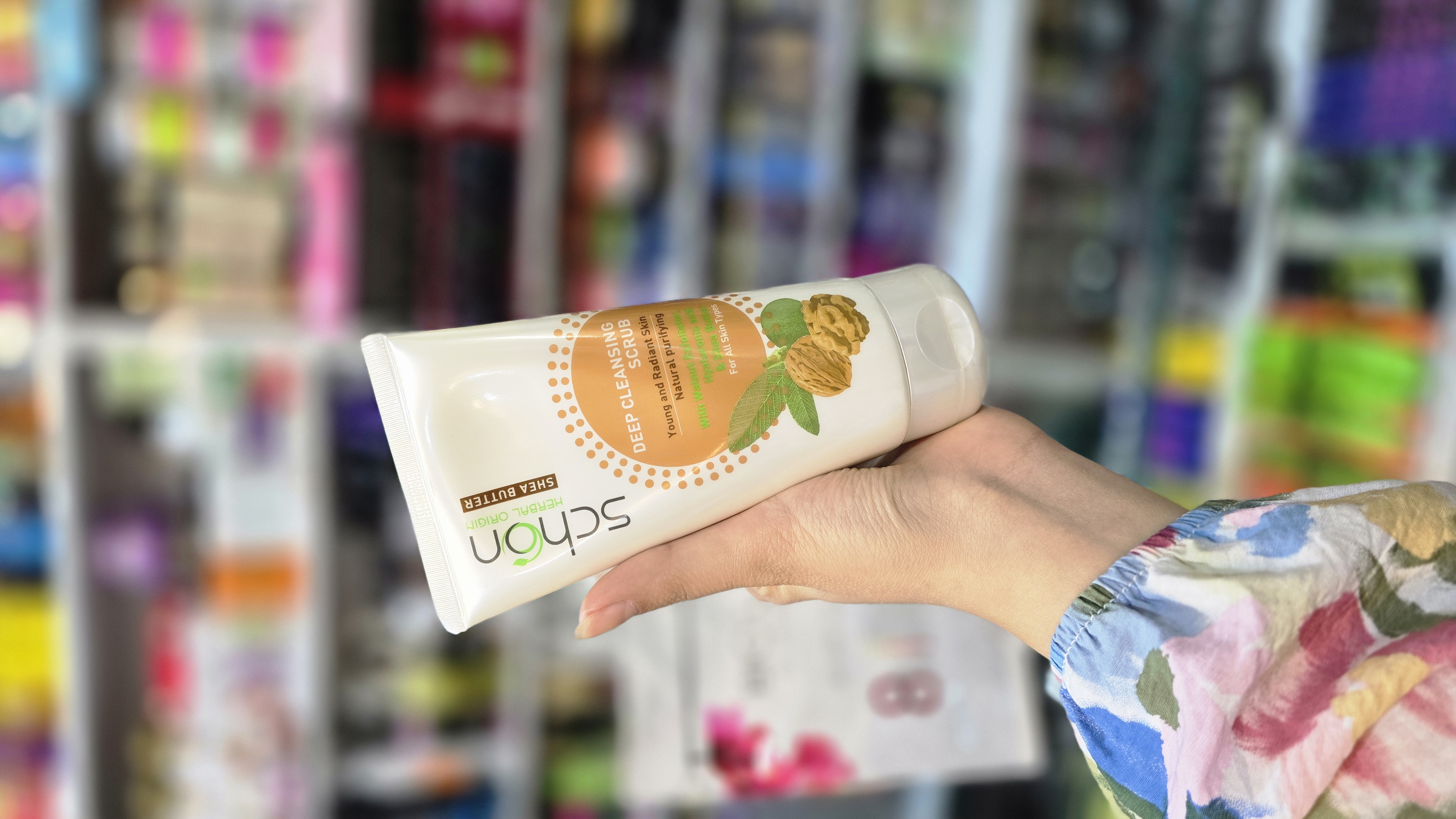 اسکراب لایهبردار شون مدل عصاره گردو 150 میل اسکراب صورت Schon Walnut Scrub 150ml لایهبردار پوست شون با عصاره گردو
