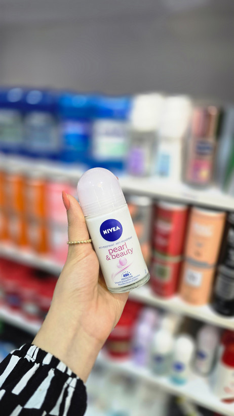 NIVEA Pearl and Beauty Roll On Deodorant
