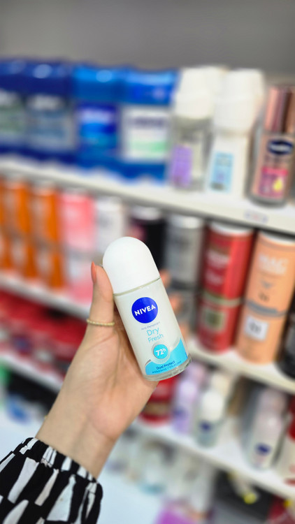 NIVEA Dry Fresh Roll On Deodorant