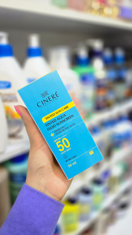 کرم ضد آفتاب رنگی آکوا فلویید SPF 50 سینره رنگ Light Beige با بستهبندی آبی