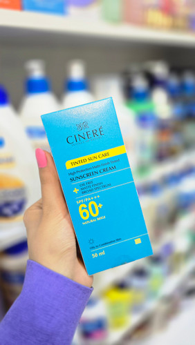 کرم ضد آفتاب رنگی سینره SPF 60+ مدل Tinted Sun Care بژ طبیعی مناسب پوست چرب