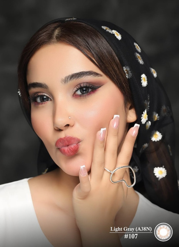 لنز رنگی فصلی آرین کد 107 طوسی روشن دوردار، Arian Seasonal Contact Lenses Light Gray A38N #107